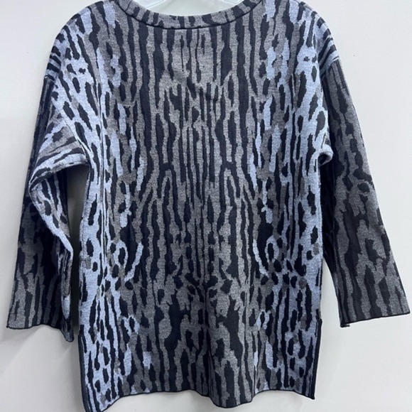 Kobi Halperin Alise Sweater NWT Grey Multi Animal Print Crew Neck Size S - Picture 2 of 6